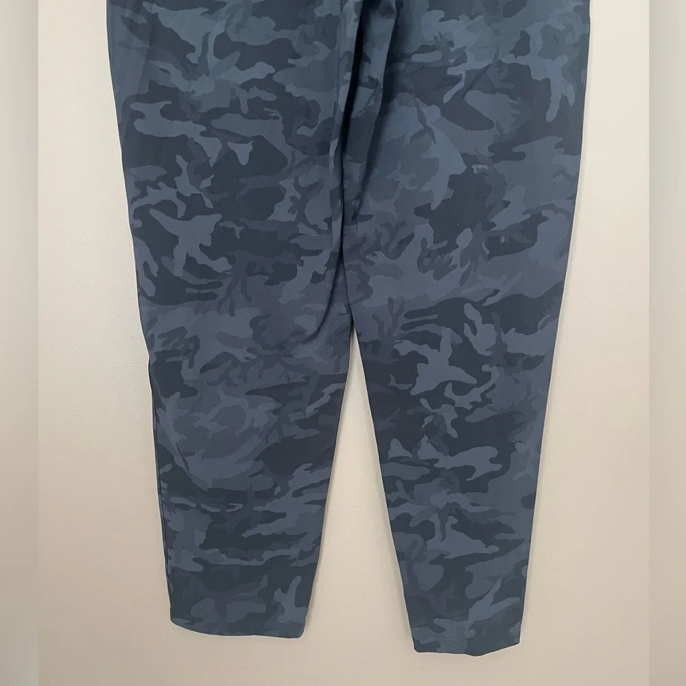 {Lululemon} Keep Moving Pant 7/8 High-Rise in Heritage 365 Camo Deep Coal Multi